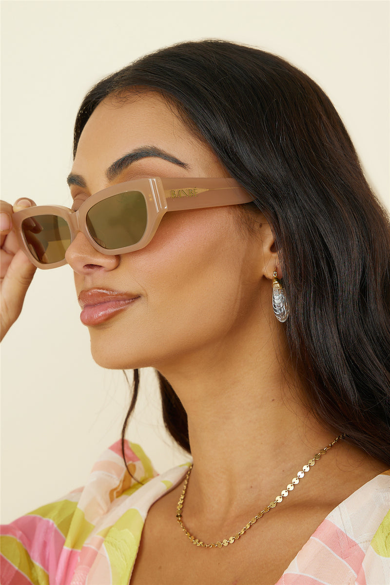 BANBÉ Stylish Gold-Tinted Sunglasses Banbe The Turlington Sunglasses - Gold Smoke | Garmentory main image 4