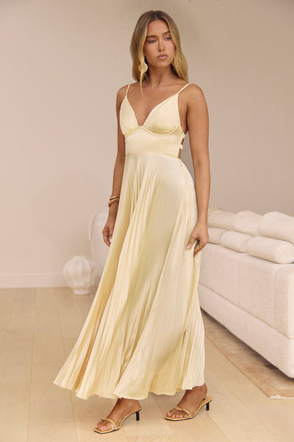 halter mermaid wedding dress V-NECK HALTER FITTED WEDDING GOWN