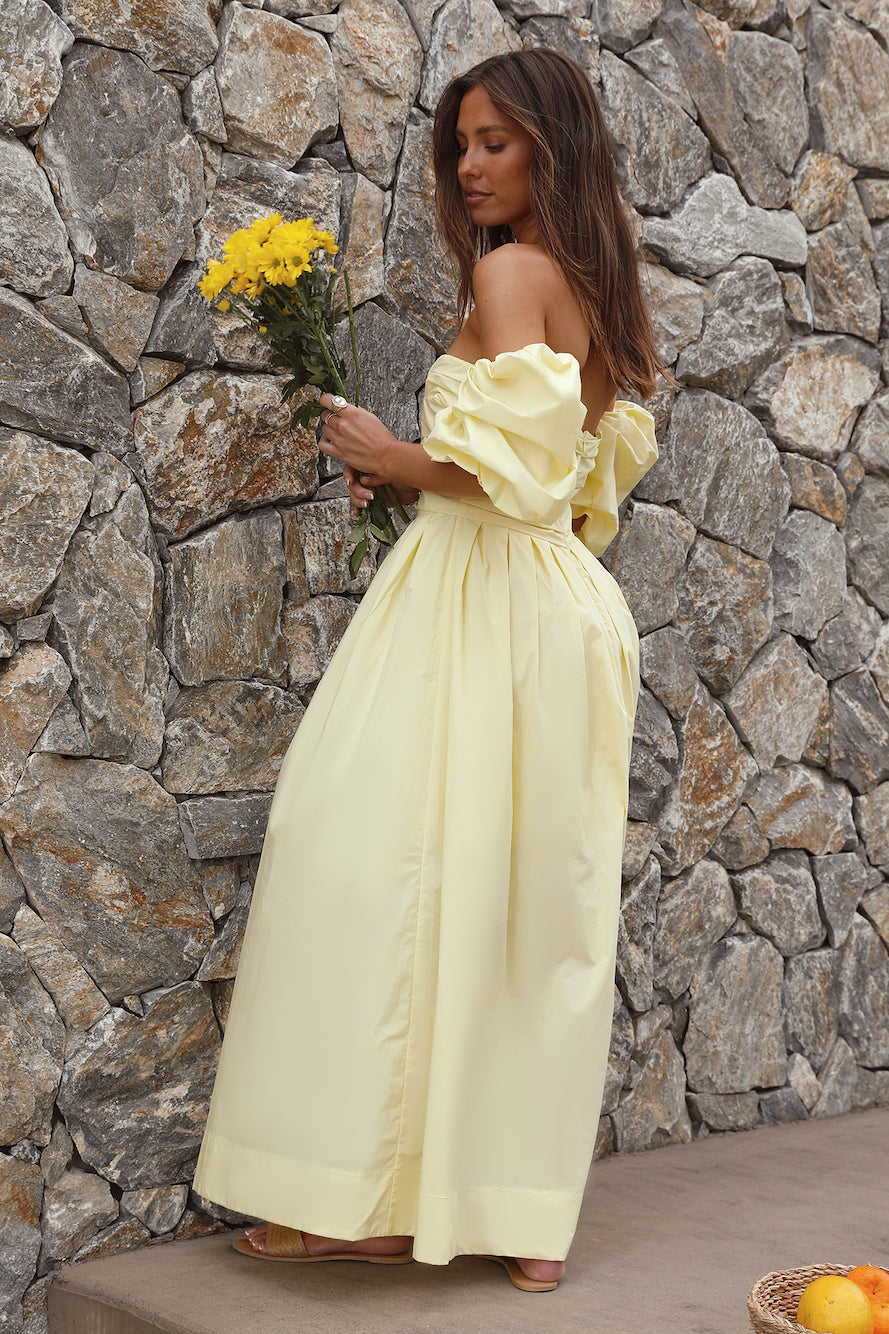 Bella Maxi Off-Shoulder Dress Yellow Size XL Bella Maxi Off-Shoulder Dress Yellow Size XL