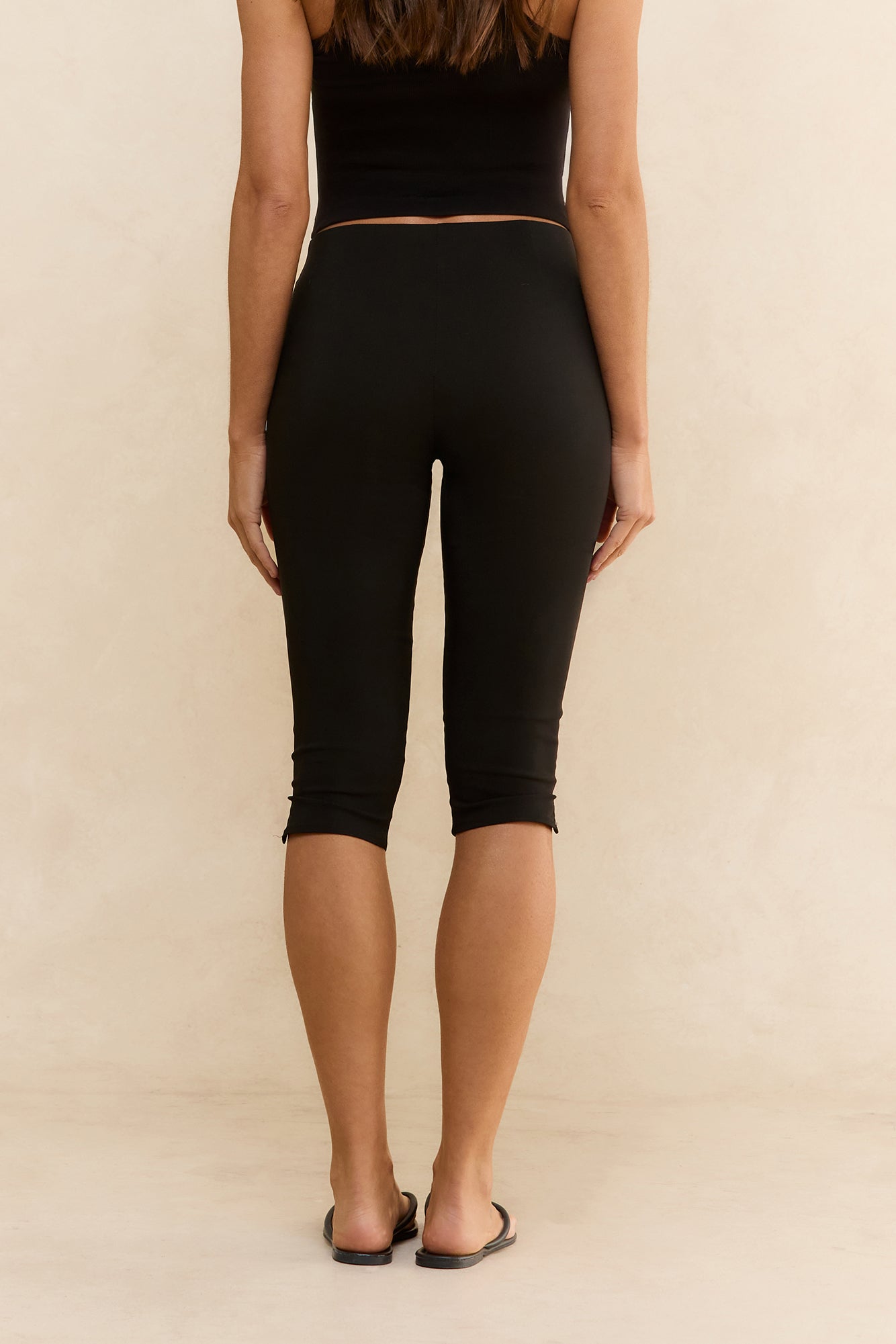 The Stylish Capri Pants Black